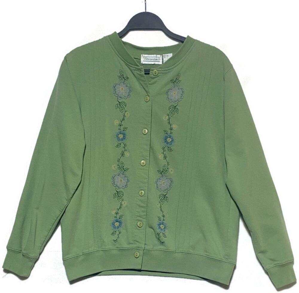 Shenanigans Sweater Women's Size 8 Light Green w/Embroidered Flowers Button Up